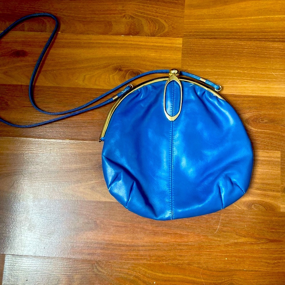 Vintage purse in blue